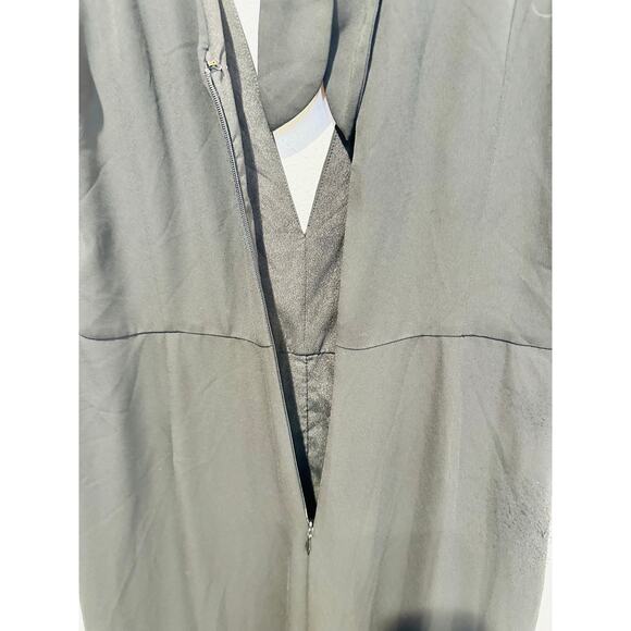 HALSTON Black Sleeveless Deep V-Neck High-Low Ruffle Front Jumpsuit Size 6 - Picture 6 of 14